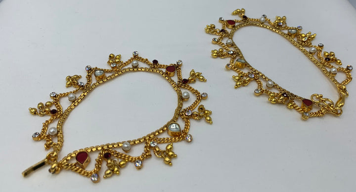 Gold plated adorned with coloured stones and moti Payal one size